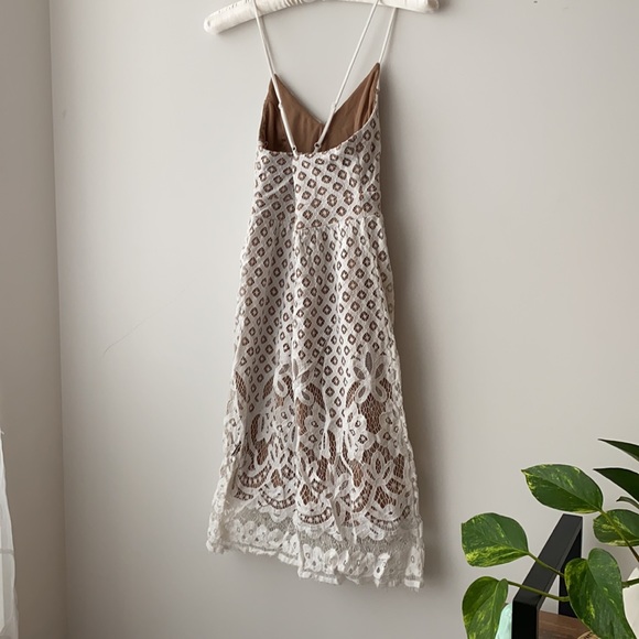 Halter dress - Picture 2 of 2